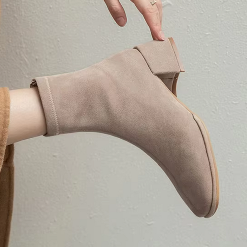 Zapato de tacon y gamuza