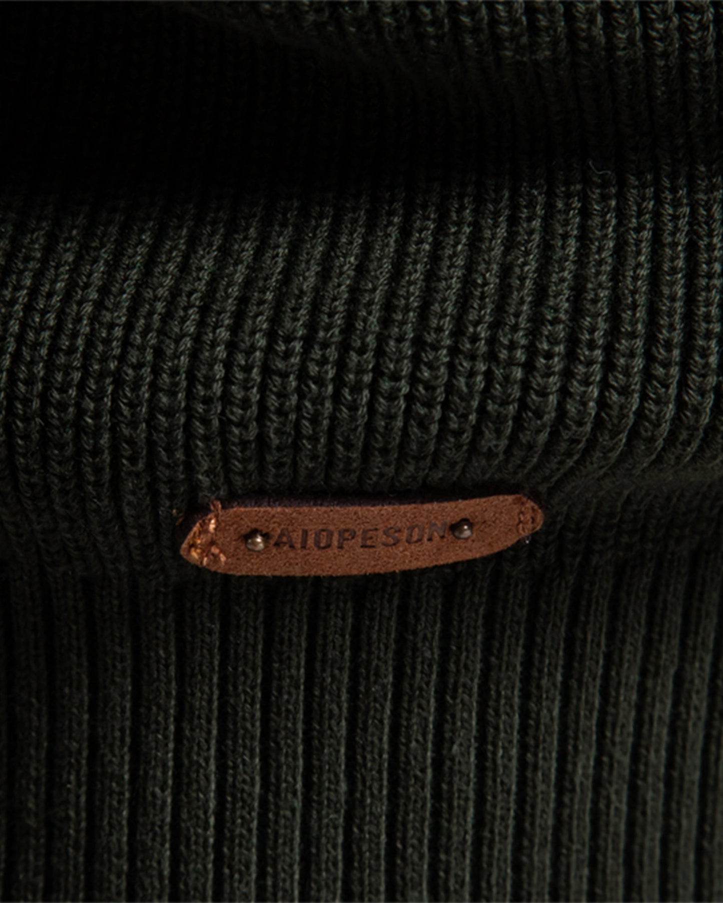 Sweater tejido con botones