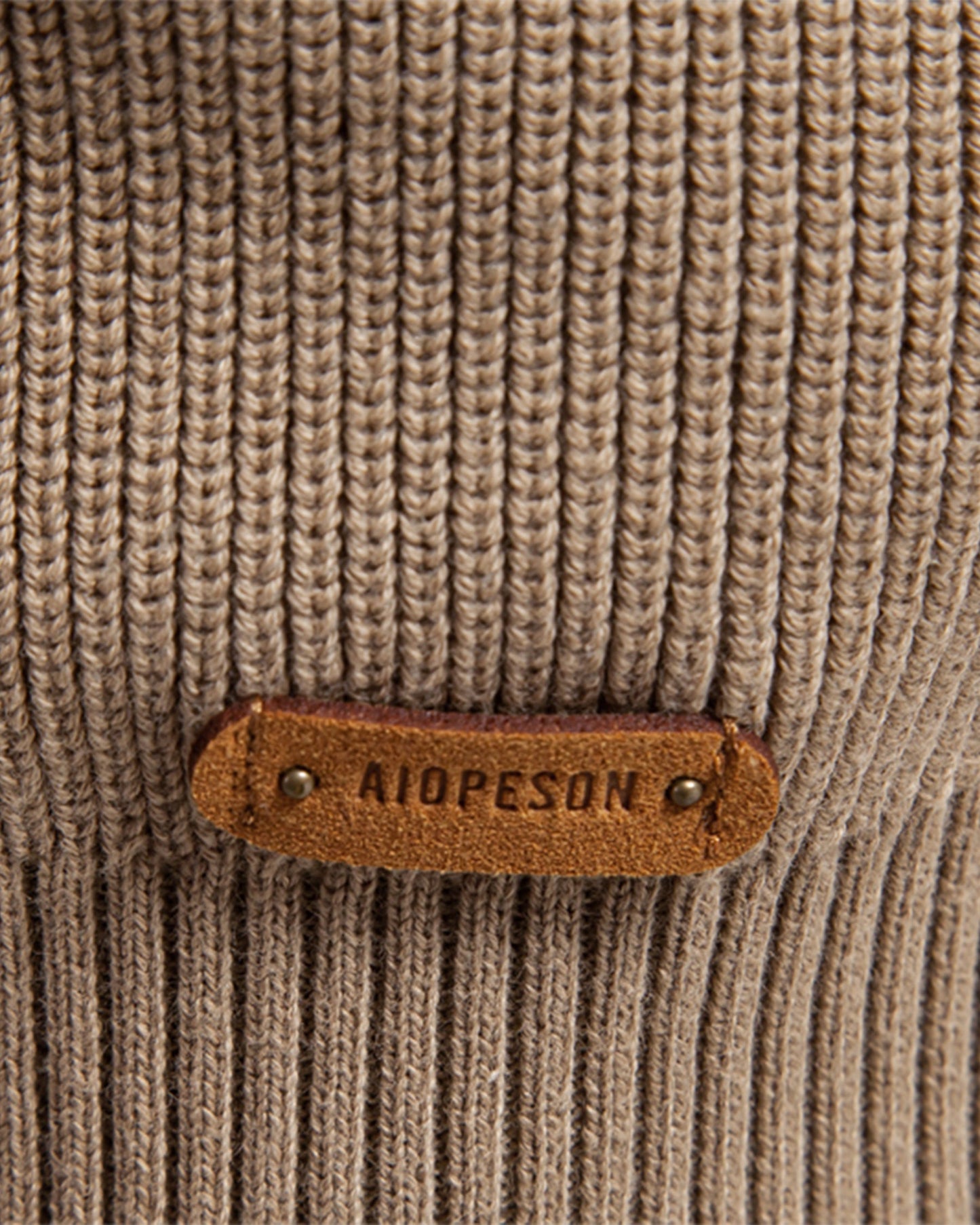 Sweater tejido con botones