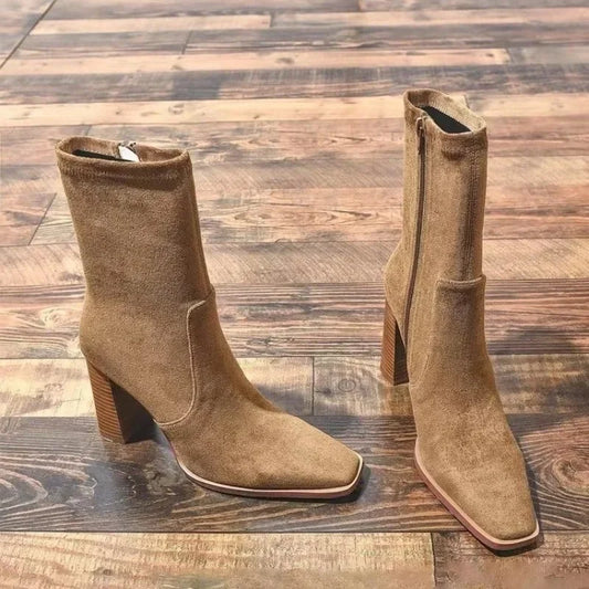 Bota elegante con cierre
